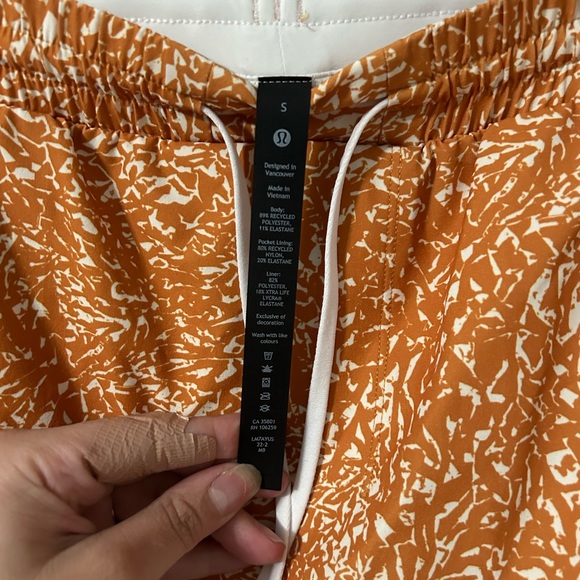 Mens Lululemon pool short 7” - Picture 5 of 7